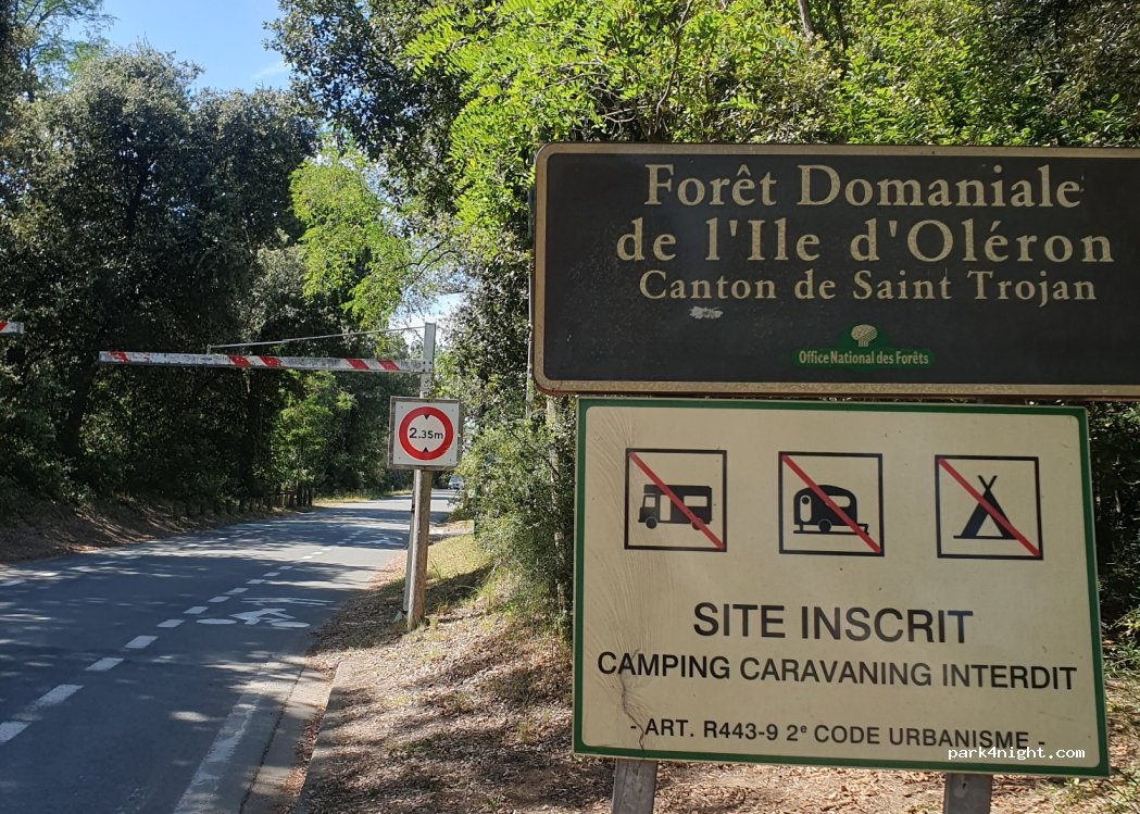 (17370) Saint-Trojan-les-Bains - Unnamed Road — foto 4