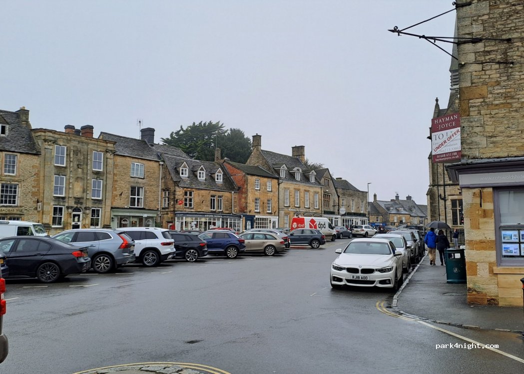 (GL54 1AB) Stow-on-the-Wold - Market Square — foto