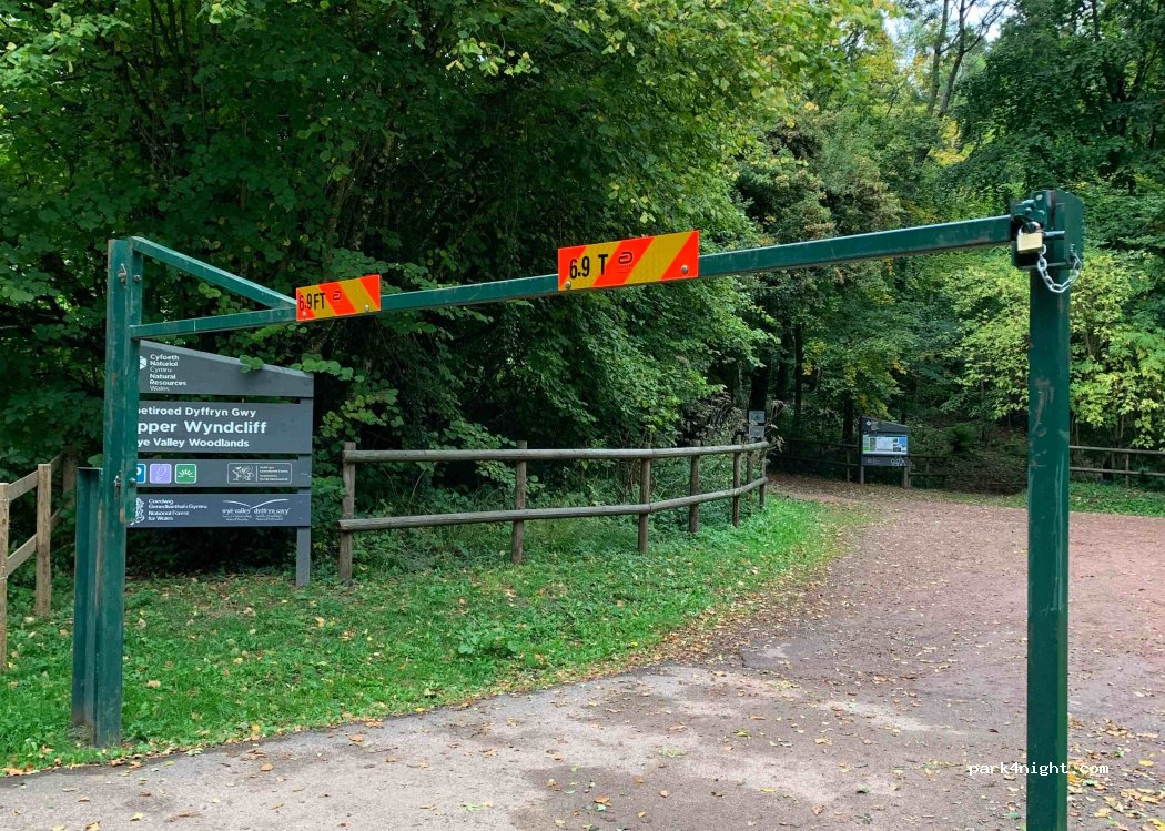(NP16 6HE) Chepstow - Unnamed Road — foto