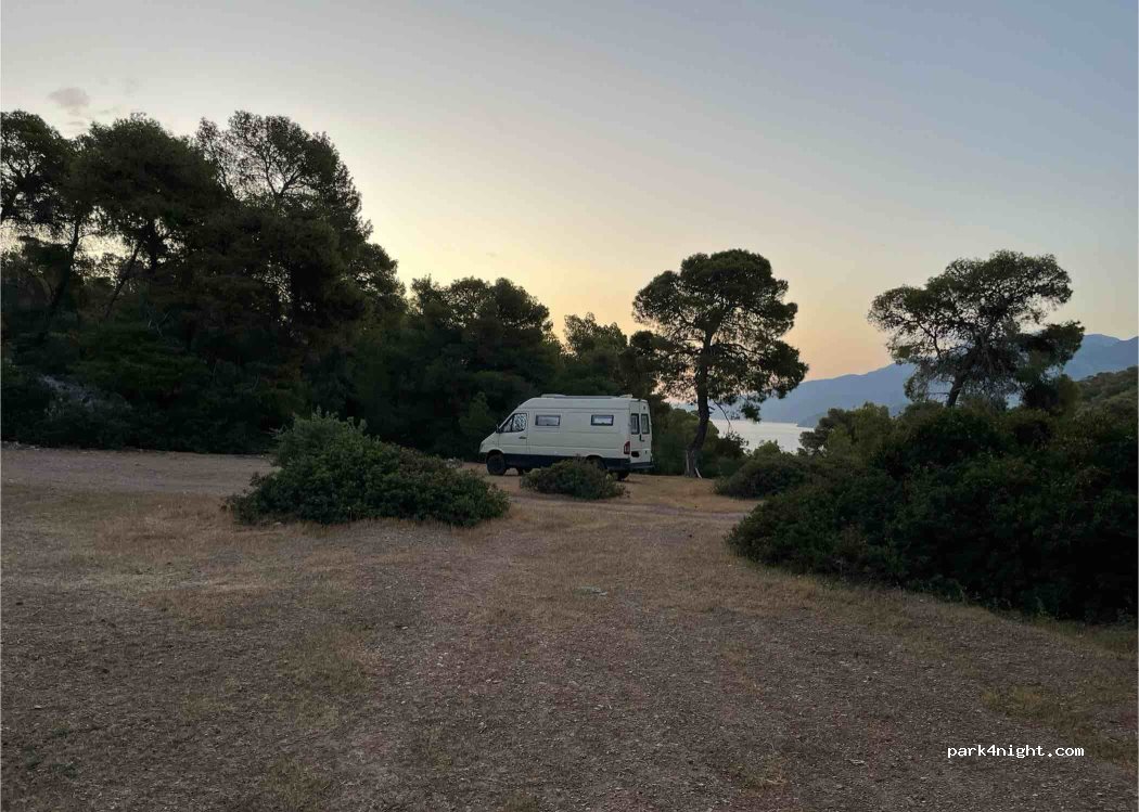 (203 00) Loutraki Agii - — foto 3