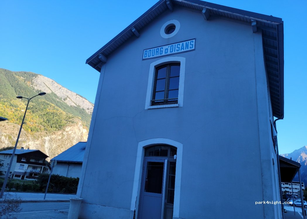 (38520) Le Bourg-d'Oisans - 165 Avenue de la Gare — foto 2