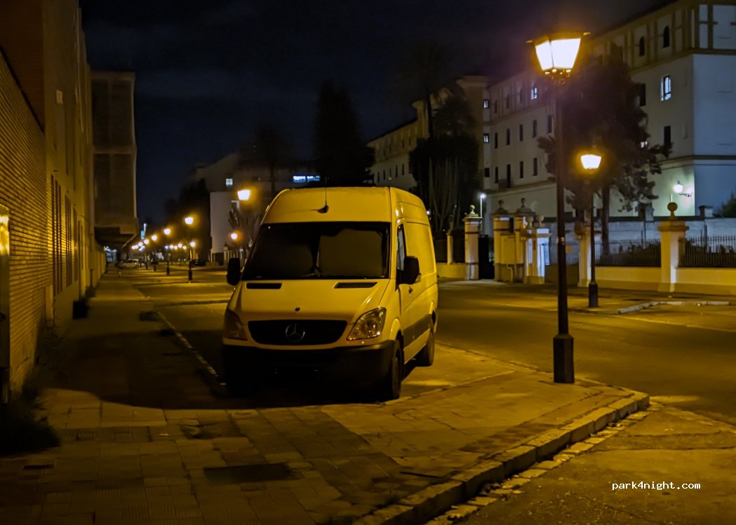(41012) Sevilla - 4 Avenida de la Reina Mercedes — foto