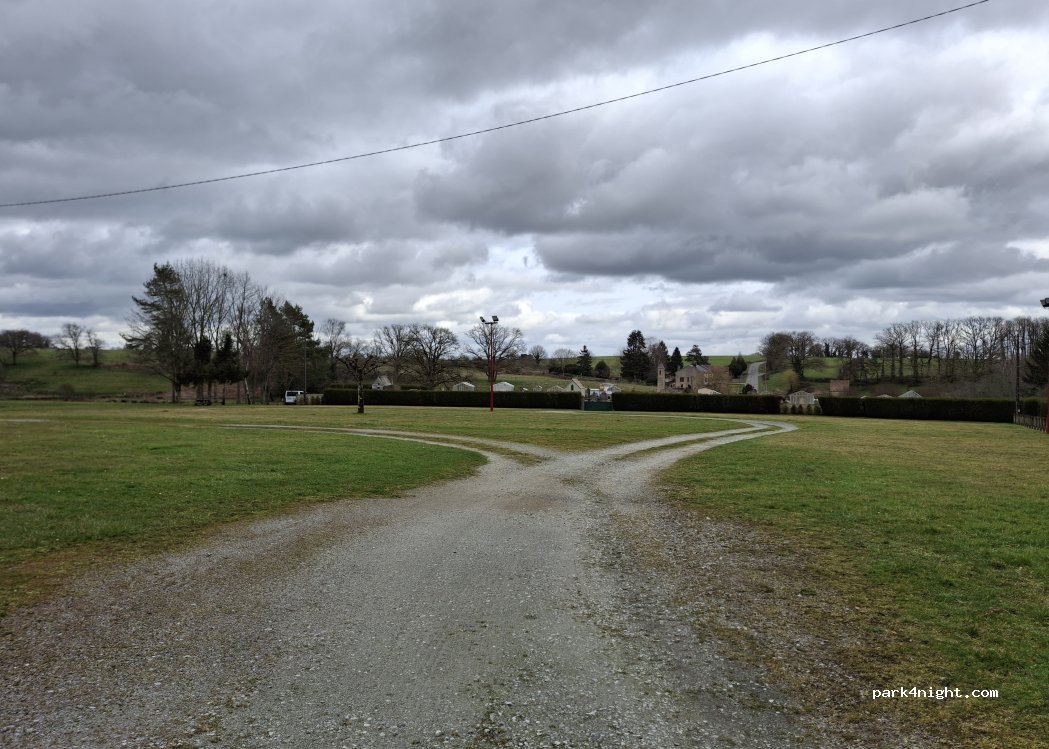 Aire de Camping-Car Saint-Amand-Magnazeix — foto 5