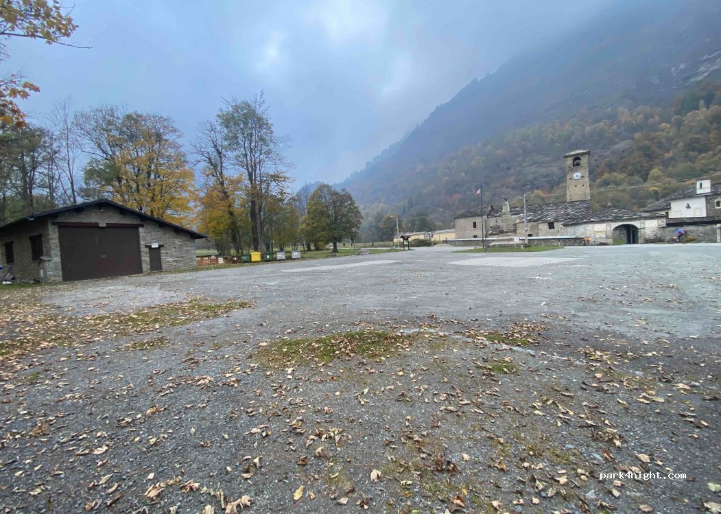 (10070) Usseglio - 1 Piazza Luigi Cibrario — foto