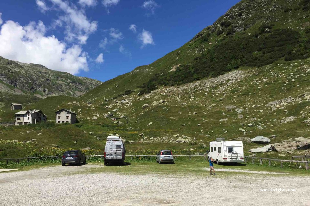 Area di sosta camper Montespluga — foto
