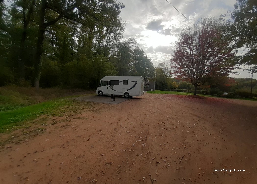 (03350) Le Brethon - 1 La Bouteille — foto 2