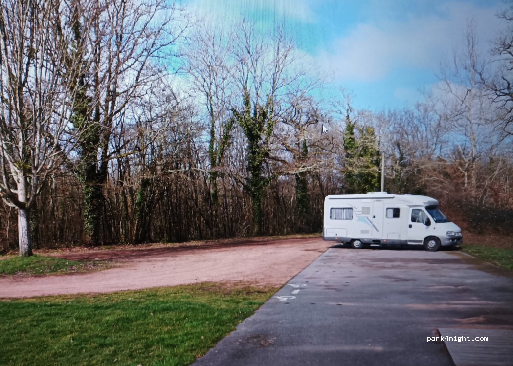 (03350) Le Brethon - 1 La Bouteille — foto 5