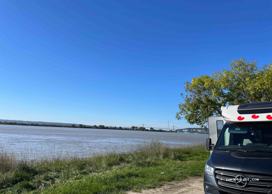 (76170) Lillebonne - Rte Industrielle et Portuaire de  Radicatel — foto 2