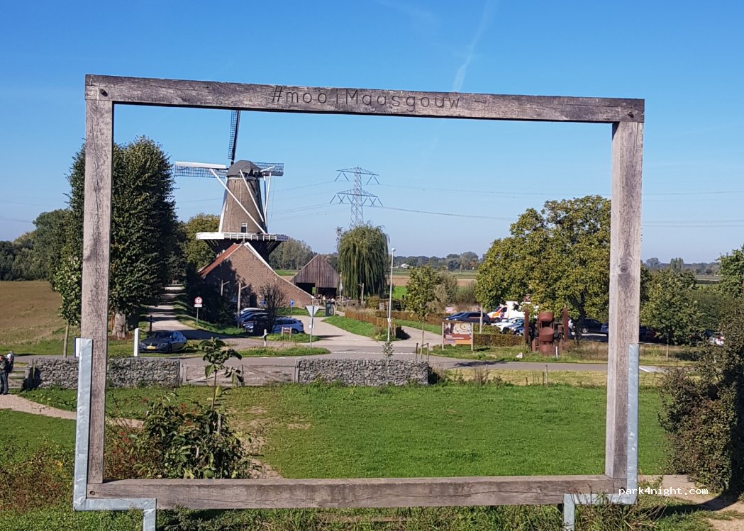 (6107 AA) Stevensweert - 6 Molendijk — foto