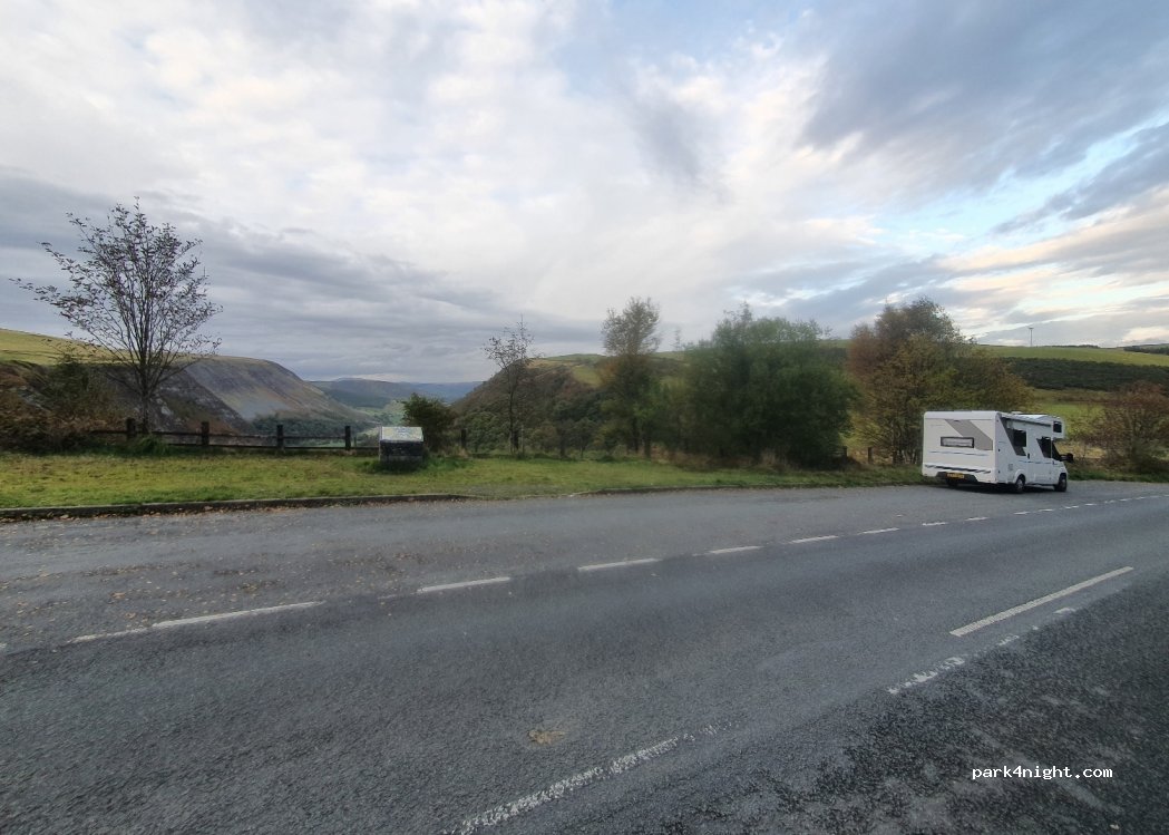 (SY19) Llanbrynmair - — foto 2
