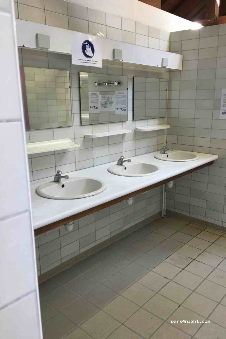 Camping municipal des Berges du Guier — foto 2