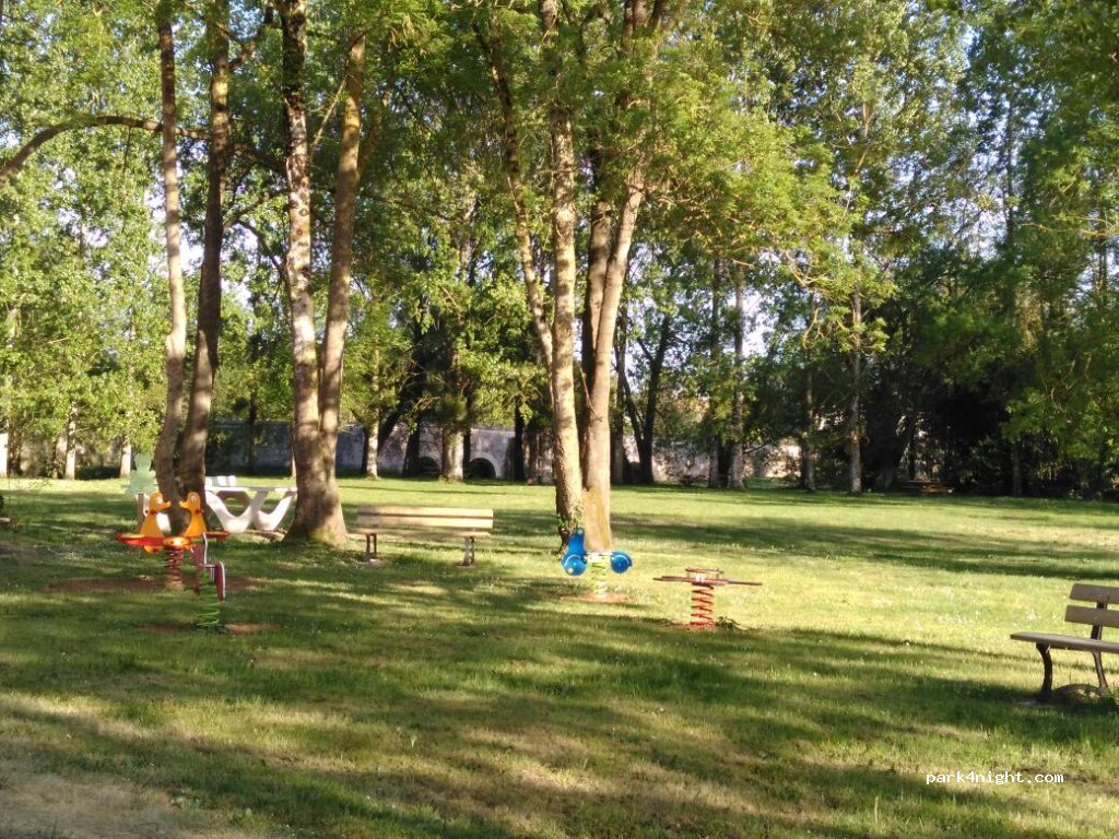 Aire naturelle de camping — foto 2