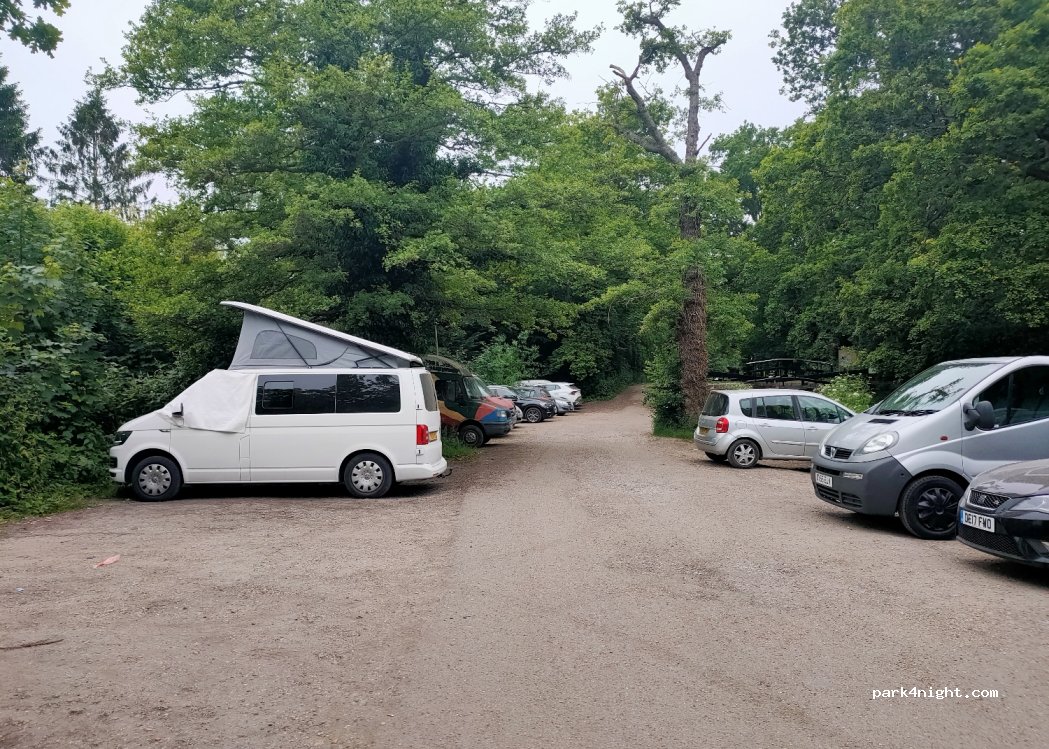 (KT14 6DU) West Byfleet - 94 Scotland Bridge Road — foto 2