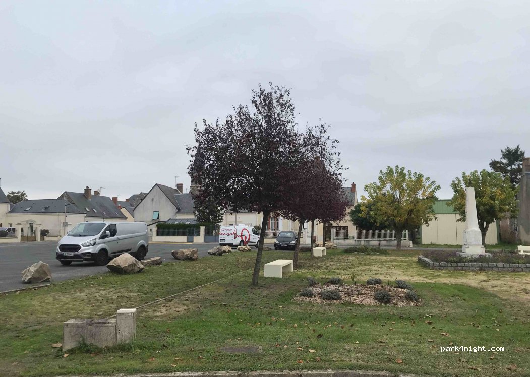 (49490) Noyant-Villages - 10 Place de la Mairie — foto 3