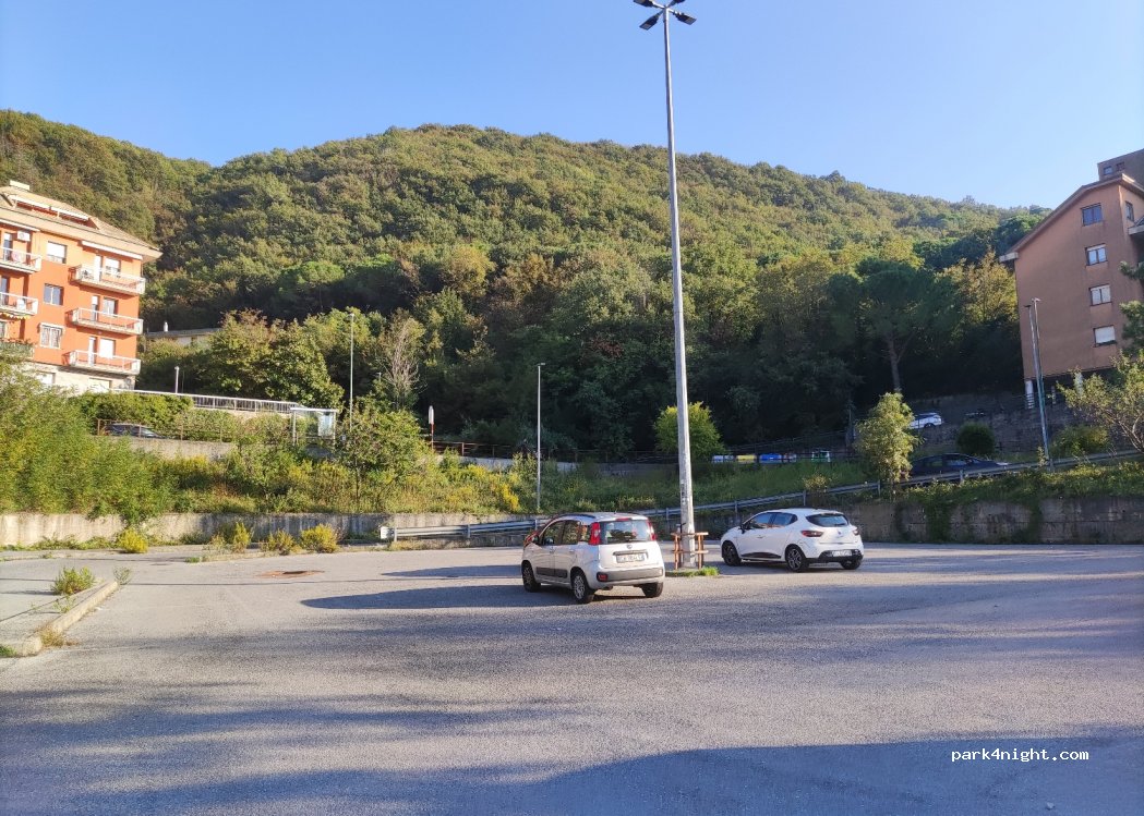 (16141) Genova - 88 Via Superiore Rocche di Bavari — foto