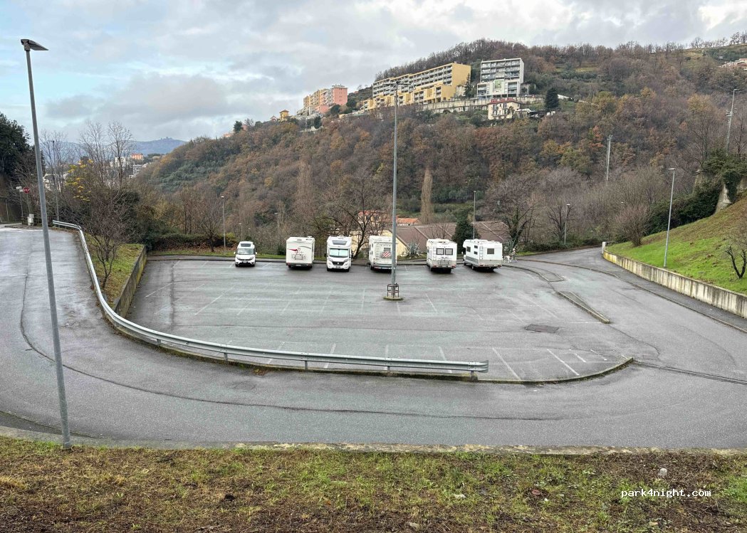 (16141) Genova - 88 Via Superiore Rocche di Bavari — foto 4