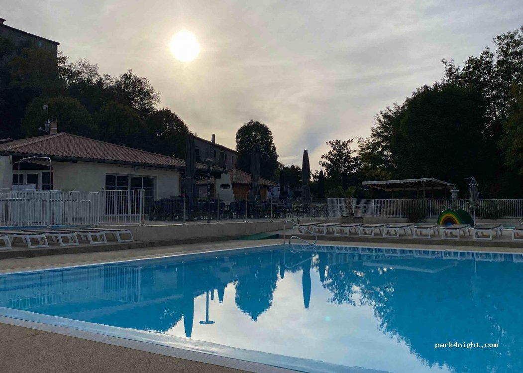 Camping RCN la Bastide en Ardeche — foto