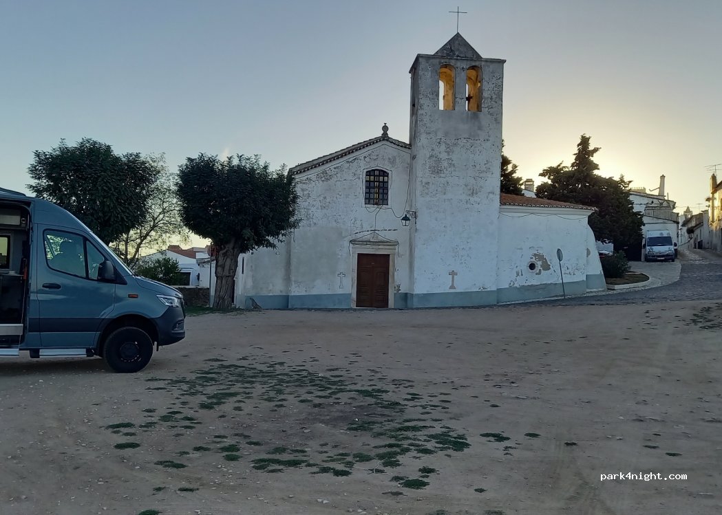(7100) Estremoz - 126 Rua Direita — foto