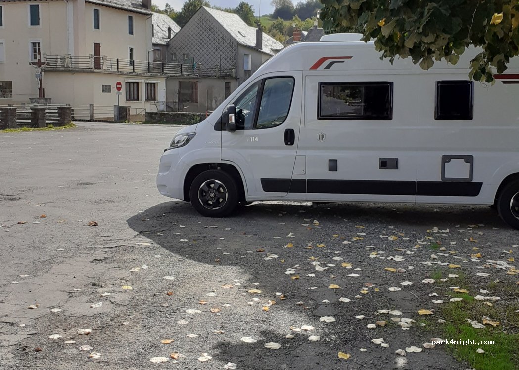 (12430) Villefranche-de-Panat - 3 Avenue de l'Alrance — foto