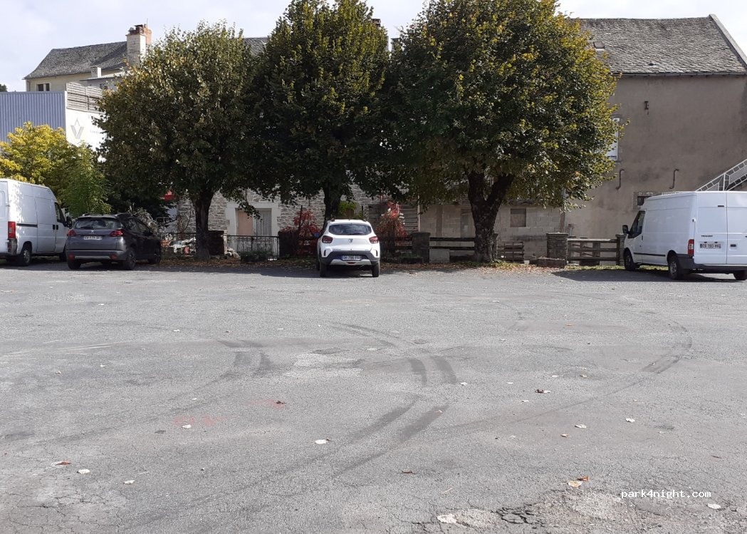(12430) Villefranche-de-Panat - 3 Avenue de l'Alrance — foto 2