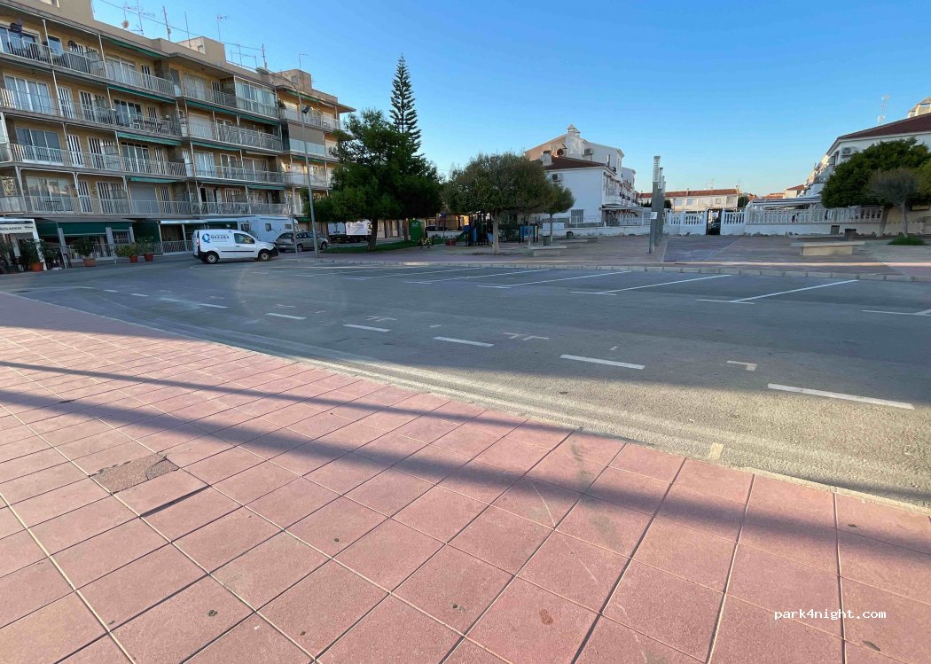(03130) Santa Pola - 88 Avinguda Vicente Blasco Ibañez — foto