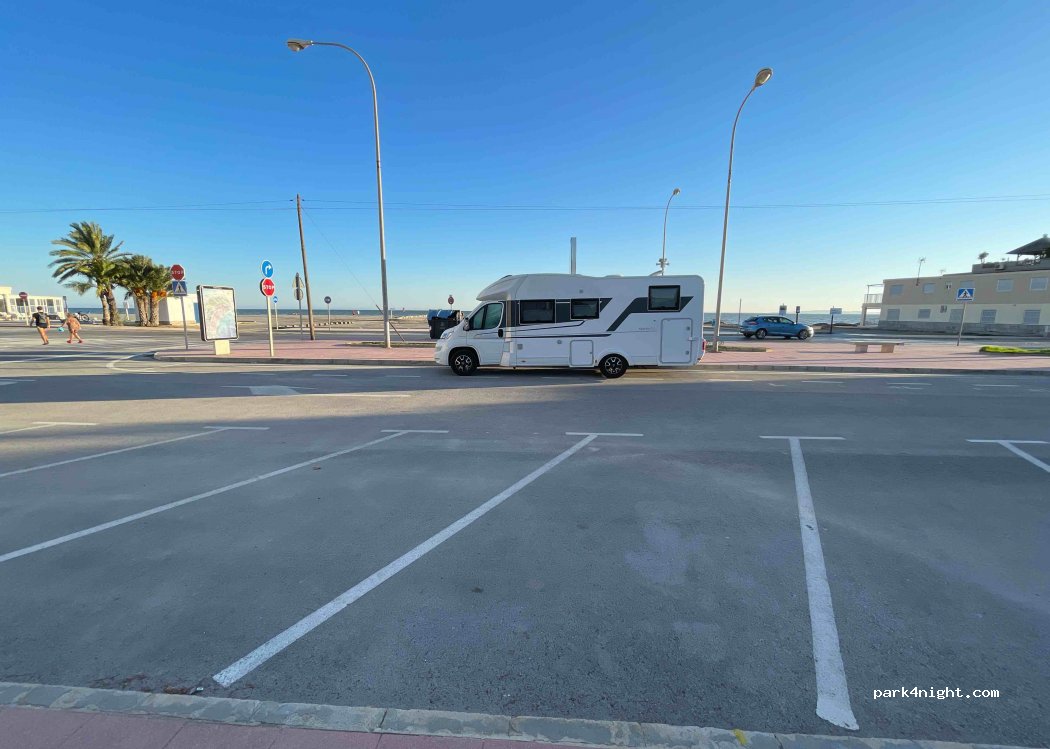 (03130) Santa Pola - 88 Avinguda Vicente Blasco Ibañez — foto 4