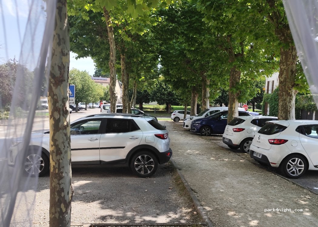 (01340) Montrevel-en-Bresse - 10 Place de l'Église — foto 4