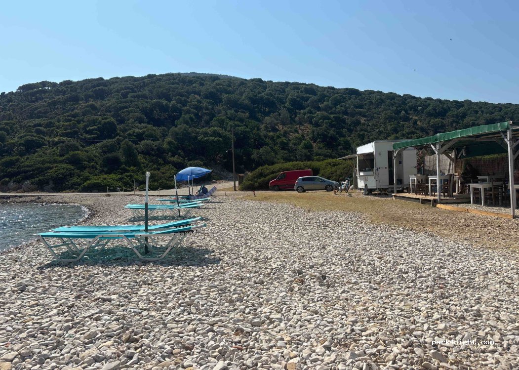 (370 05) Gerakas - Unnamed Road — foto 3