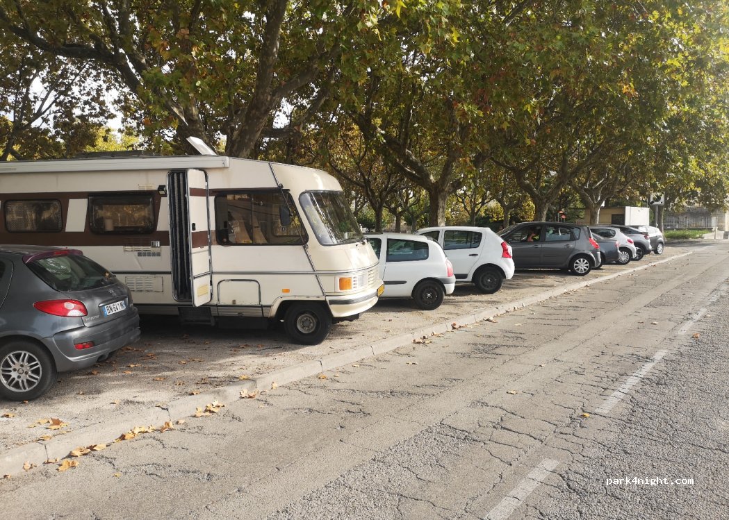 (13200) Arles - Unnamed Road — foto