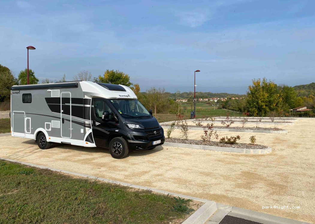 Aire de camping-car  Vic-sur-Seille — foto 2