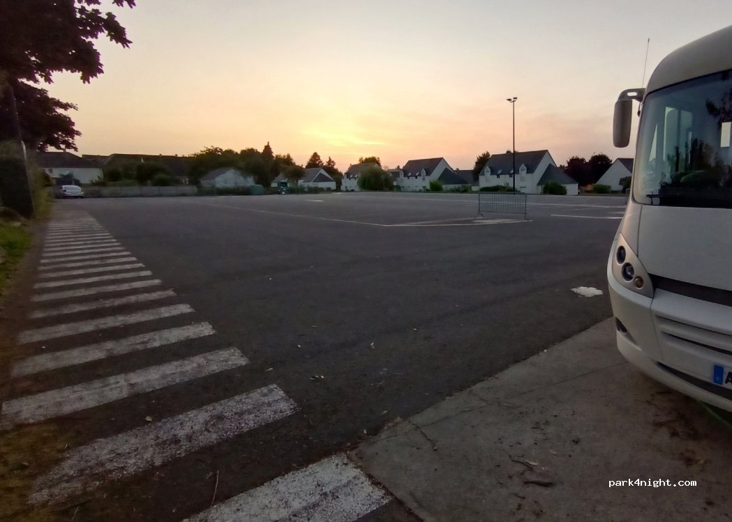 (14380) Saint-Sever-Calvados - Place du champ de foire — foto 4