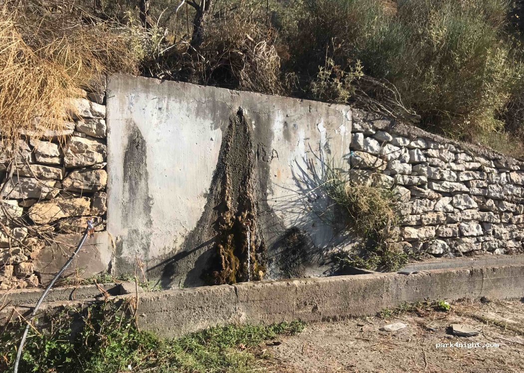 (270 56) Petralona - Unnamed Road — foto