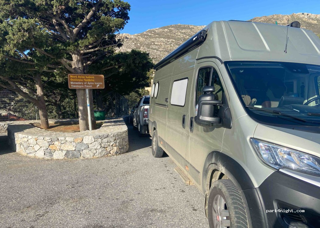 (740 60) Finikas - Unnamed Road — foto 4