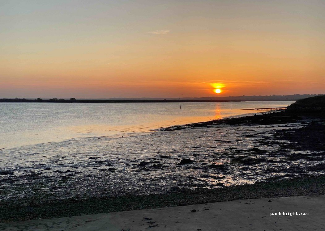 (CM0 8PL) Burnham-on-Crouch - Ferry Road — foto
