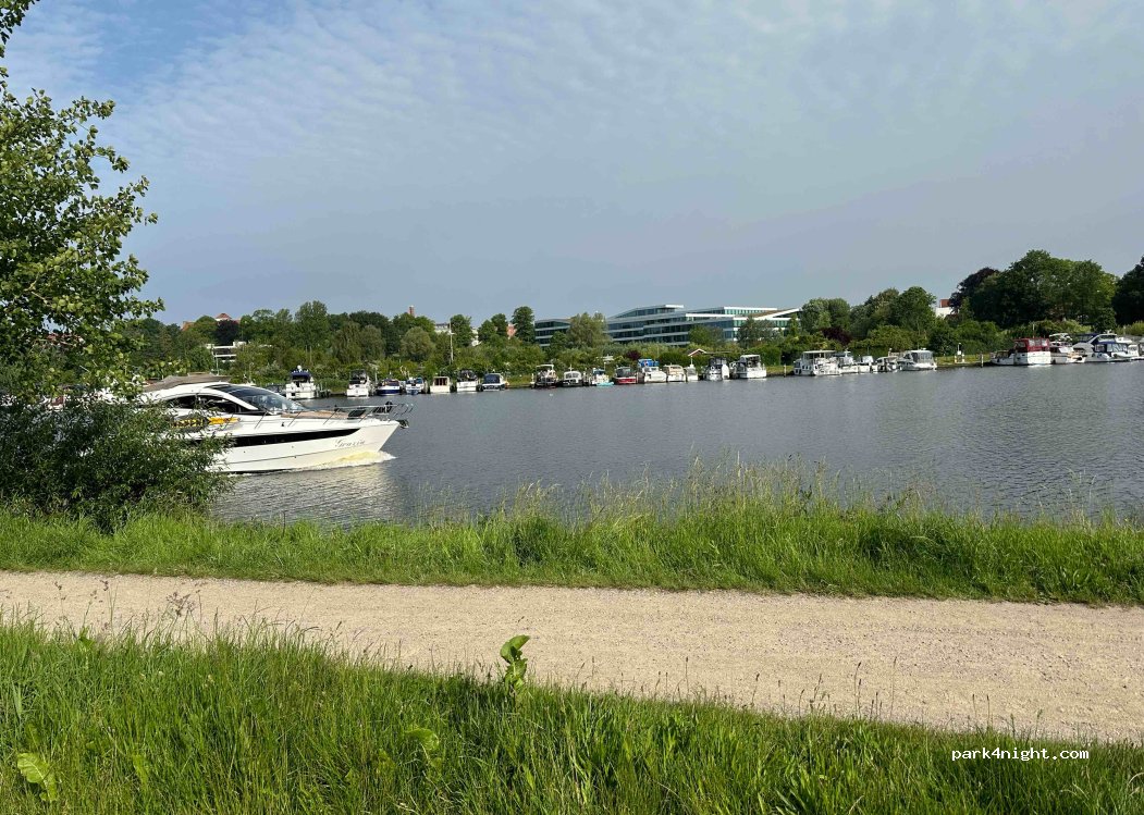 (23560) Lübeck - 6 Geniner Ufer — foto 3