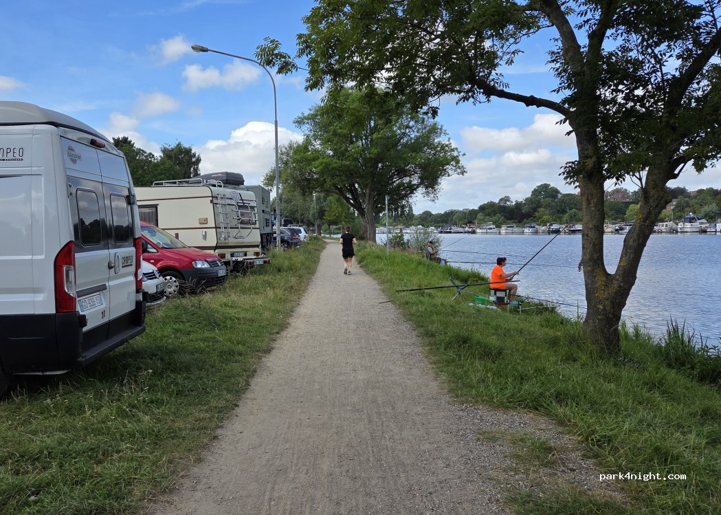 (23560) Lübeck - 6 Geniner Ufer — foto 4