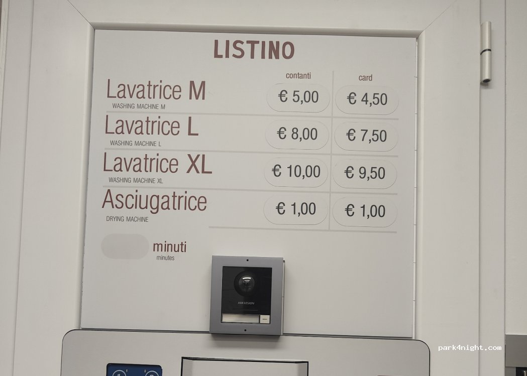 (70010) Locorotondo - 69 Via Cavour — foto