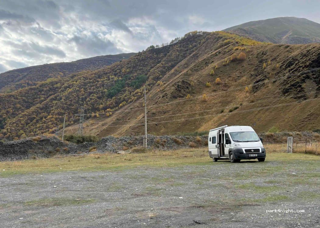(JJ4J+WR5) Sno - Unnamed Road — foto