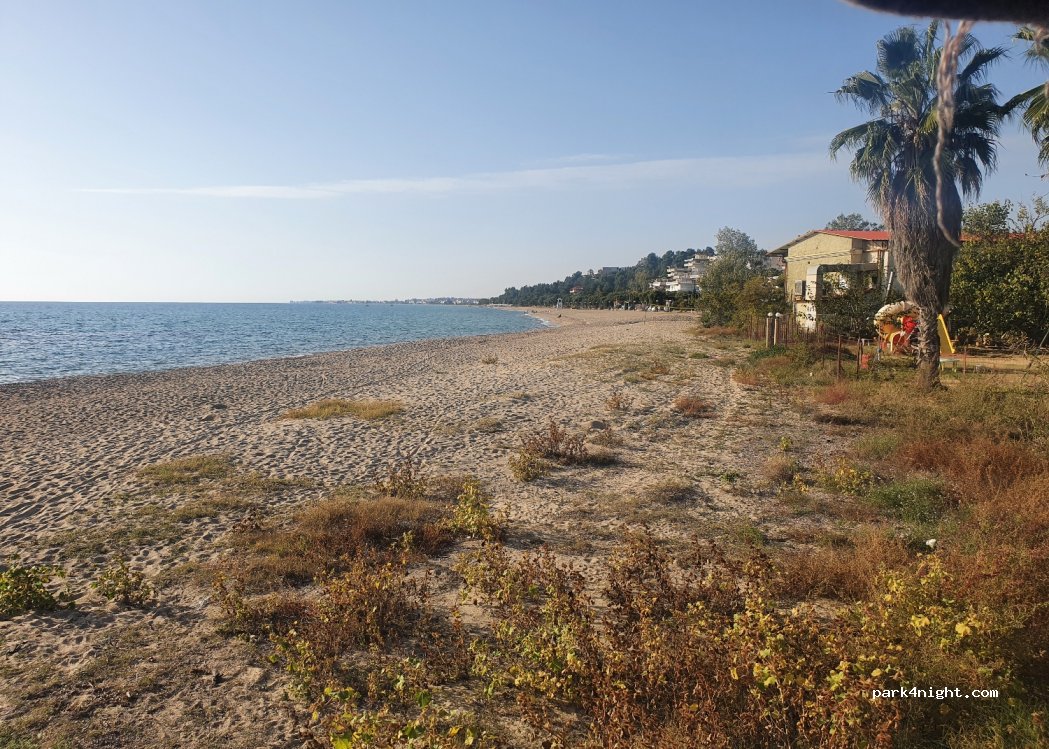 (632 00) Nea Moudania - Unnamed Road — foto 2