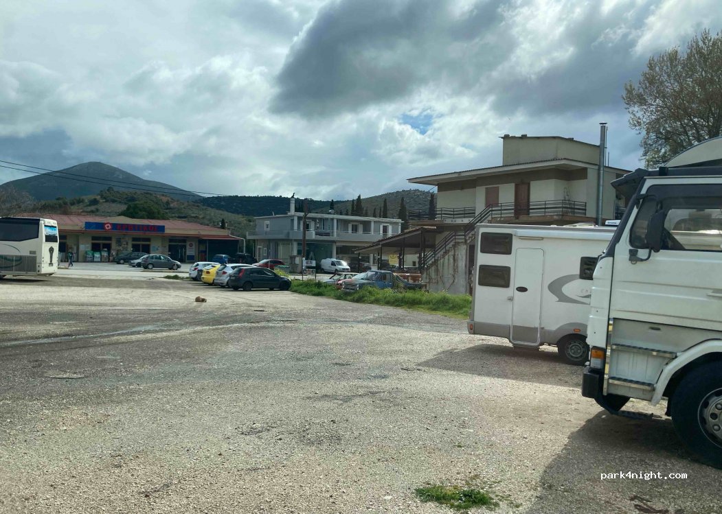 (210 52) Ligourio - 173 Asklipiou — foto