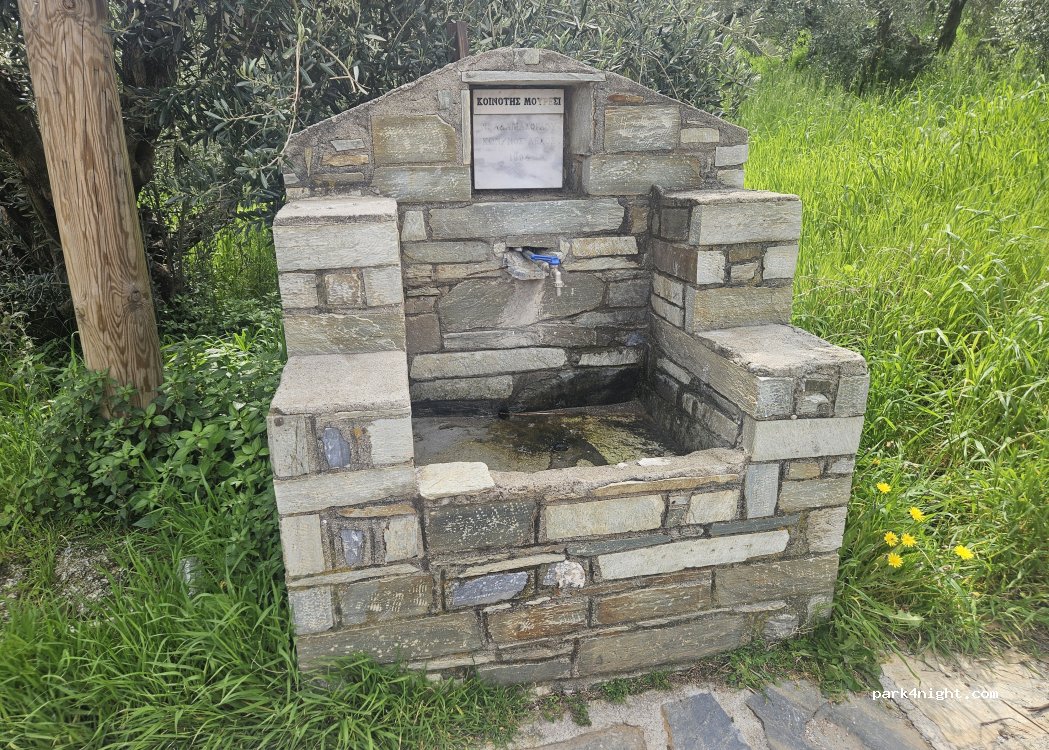 (370 12) Ntamouchari - Unnamed Road — foto 2