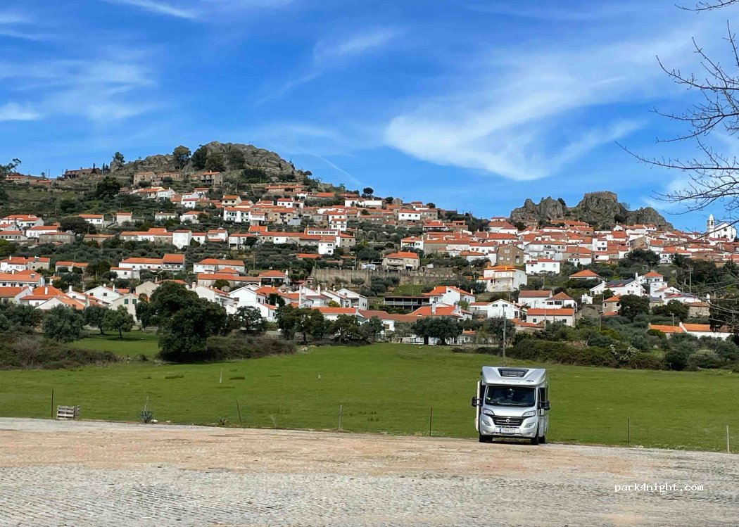 (6060-388) Penha Garcia - 9 Largo 1º de Maio — foto 3