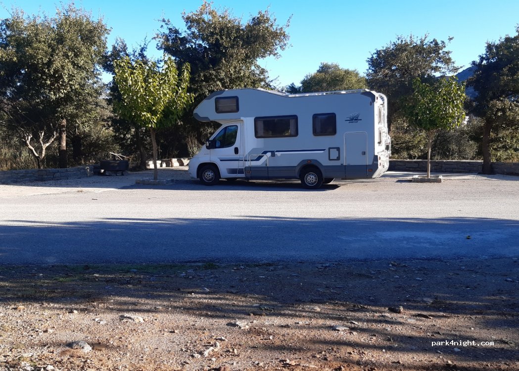 (740 53) Vasilios - Unnamed Road — foto