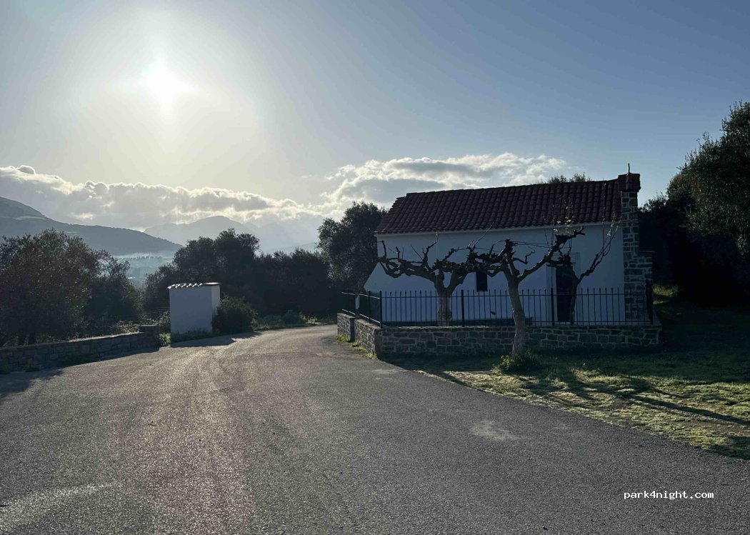 (740 53) Vasilios - Unnamed Road — foto 2