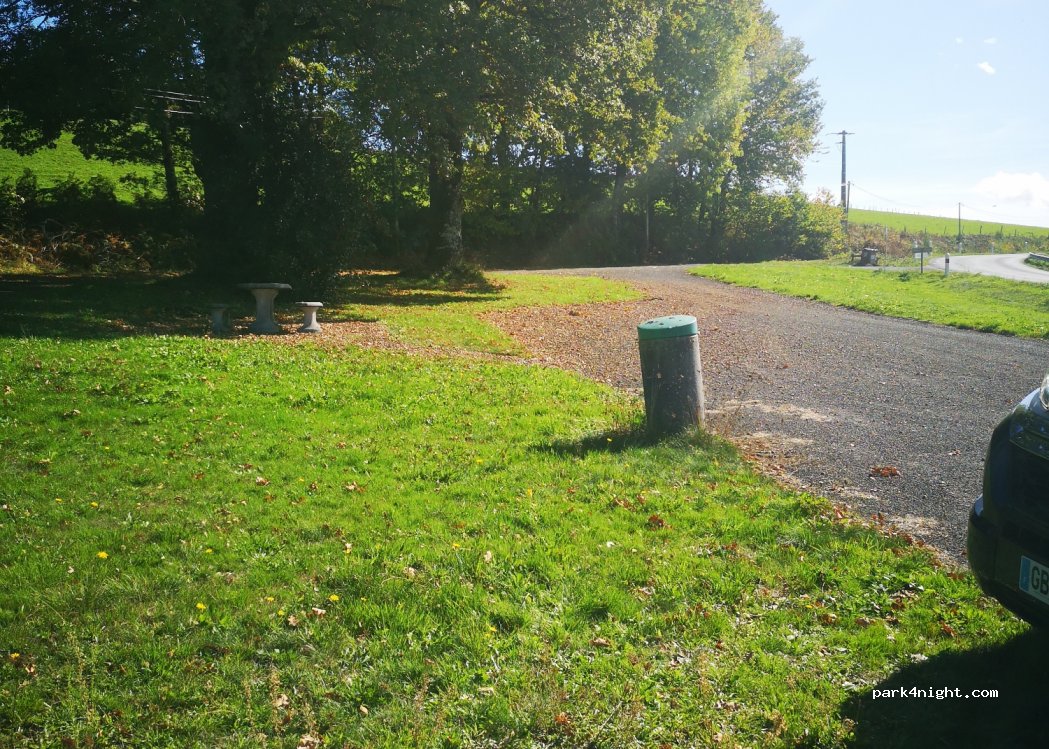 (15290) Saint-Saury - 1 Le Roc Rôti — foto