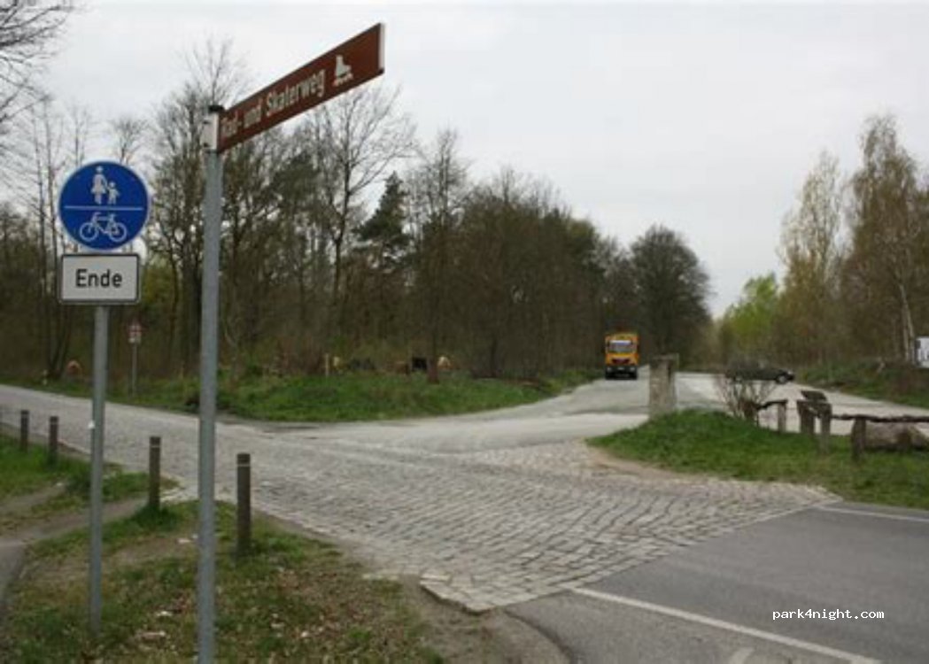 (13125) Berlin - 150 Hobrechtsfelder Chaussee — foto