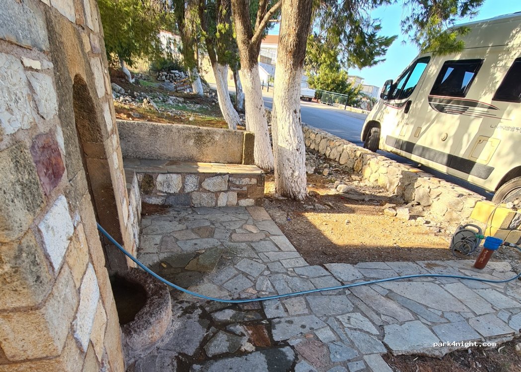 (230 52) Aggelona - Unnamed Road — foto
