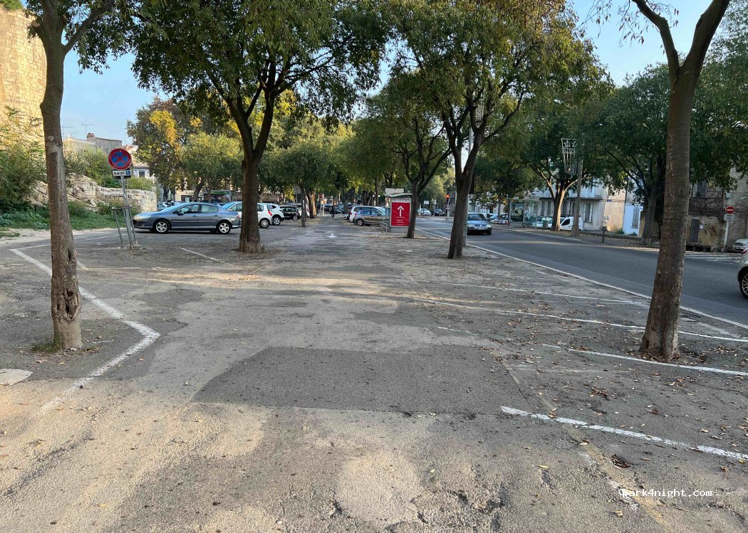 (13200) Arles - 92 Rue Portagnel — foto 2