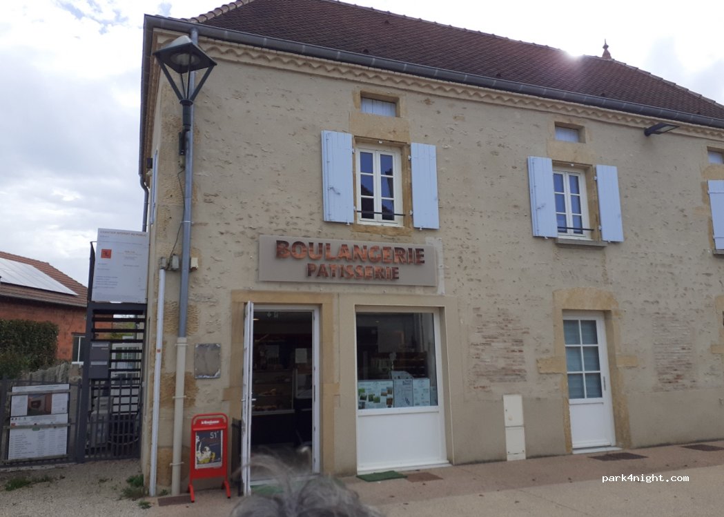 (71110) Anzy-le-Duc - 71110 Le Bourg — foto 2