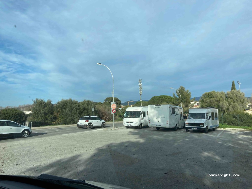 (83250) La Londe-les-Maures - Avenue Henri Matisse — foto 3